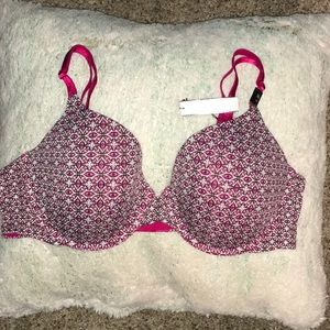 NWT Victoria’s Secret Uplift Bra
